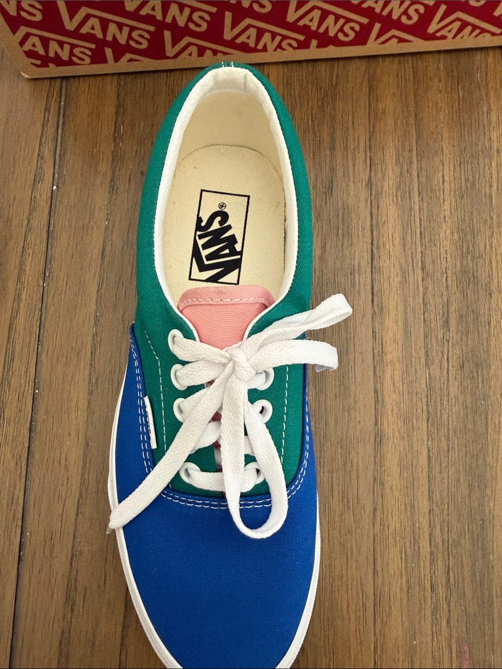 Vans - Picture 2 of 6